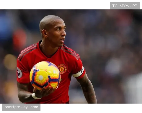 阿什利·扬助攻数再创新高,彰显球队传球核心价值引热议 阿什利·扬助攻数再创新高,彰显球队传球核心价值引热议