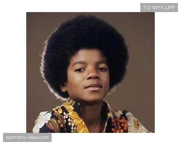 迈克·杰克逊携手英超球队发起慈善行动，球迷热情参与反响热烈