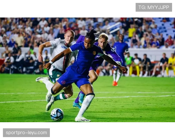 里昂明星球员闪耀赛场，助球队斩获关键胜利