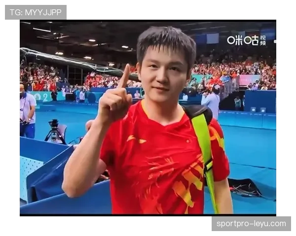 樊振东下馆子付账那一刻，服务员的表情比任何决赛都精彩