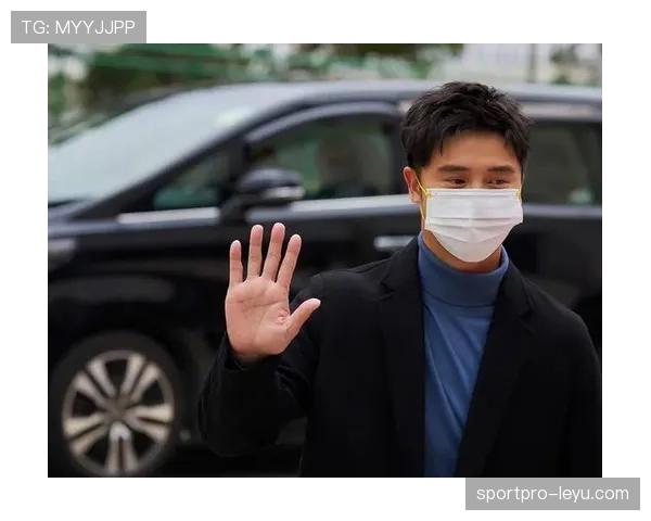 田亮又发日常照，泳镜配名表这画风把我瞬间拉出同一时空